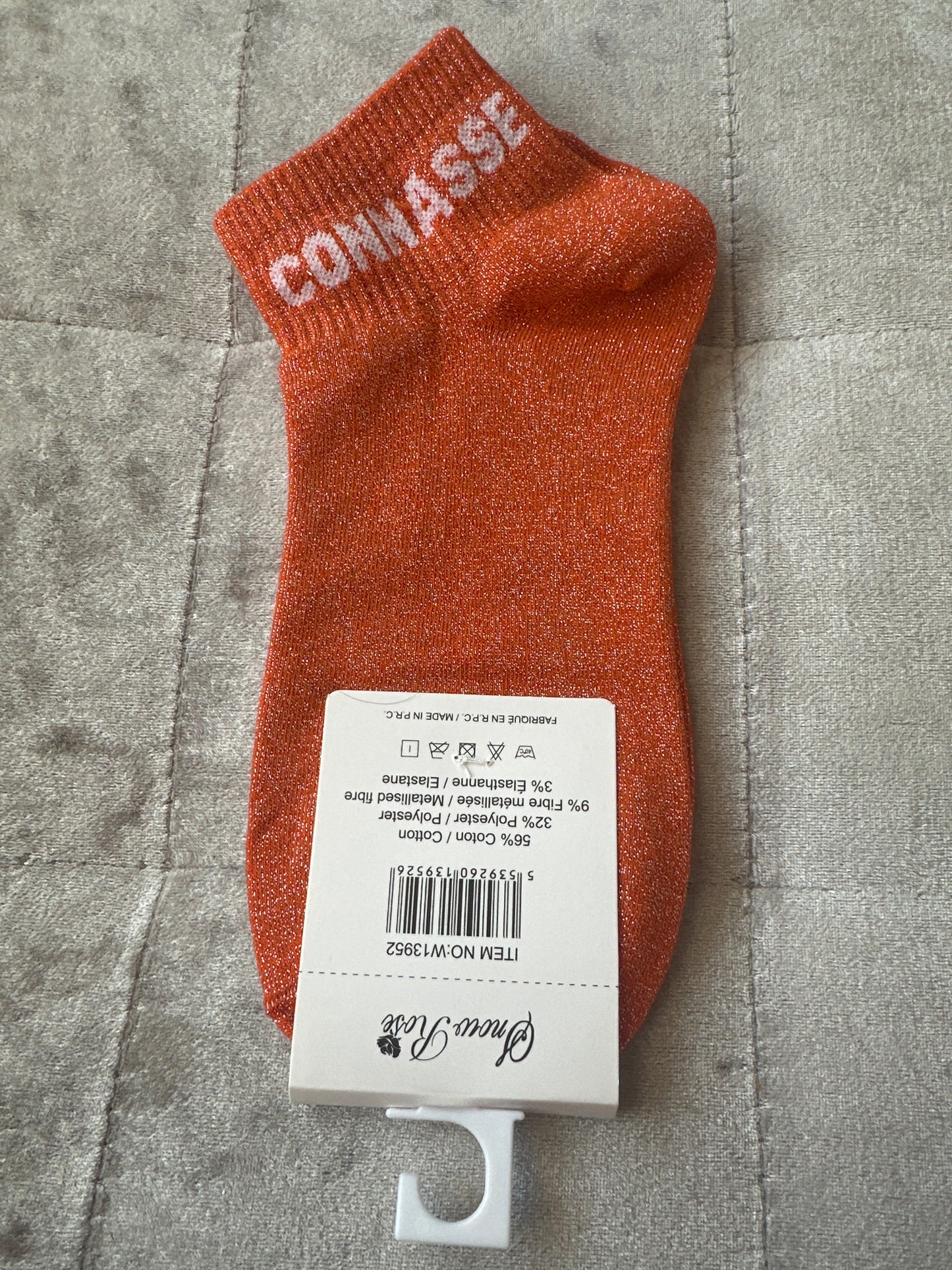 Socquettes pailletées message « connasse »