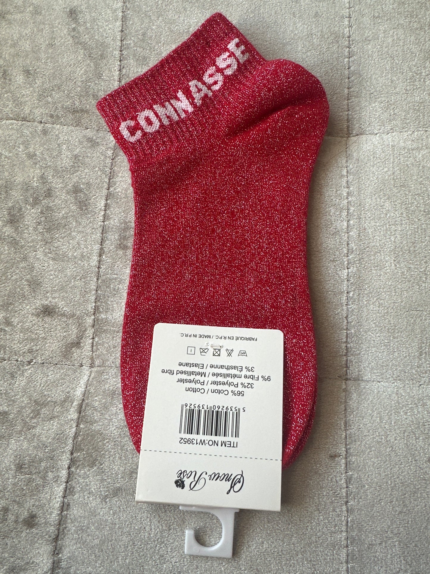 Socquettes pailletées message « connasse »