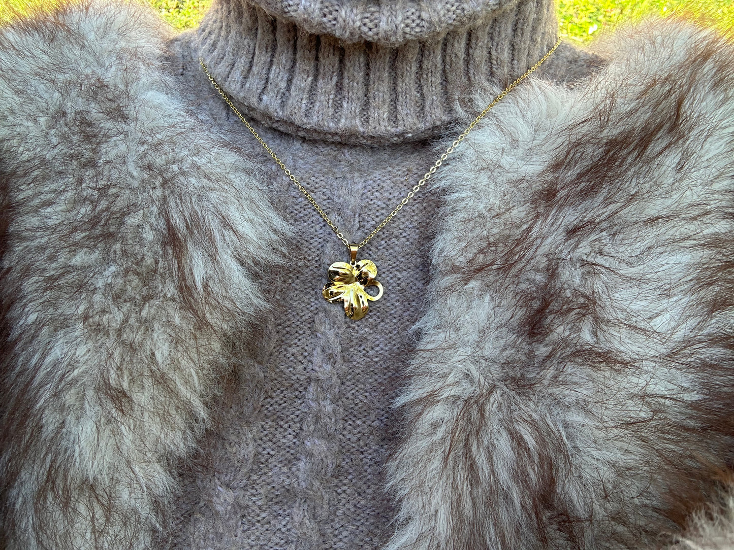 Collier fleur - acier inoxydable doré