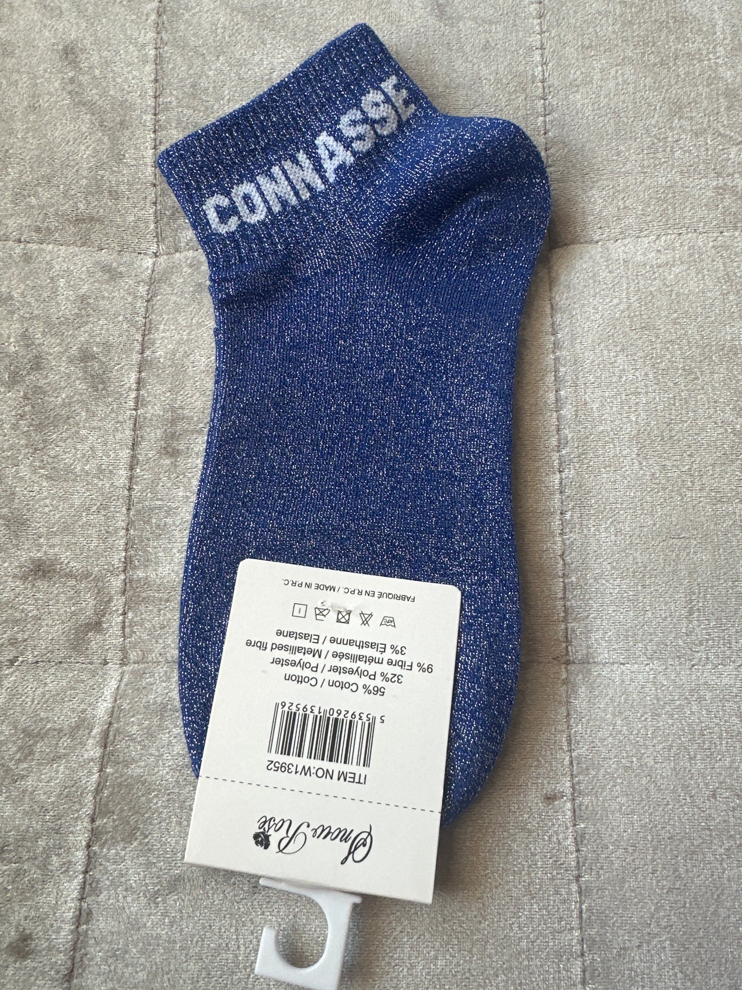 Socquettes pailletées message « connasse »